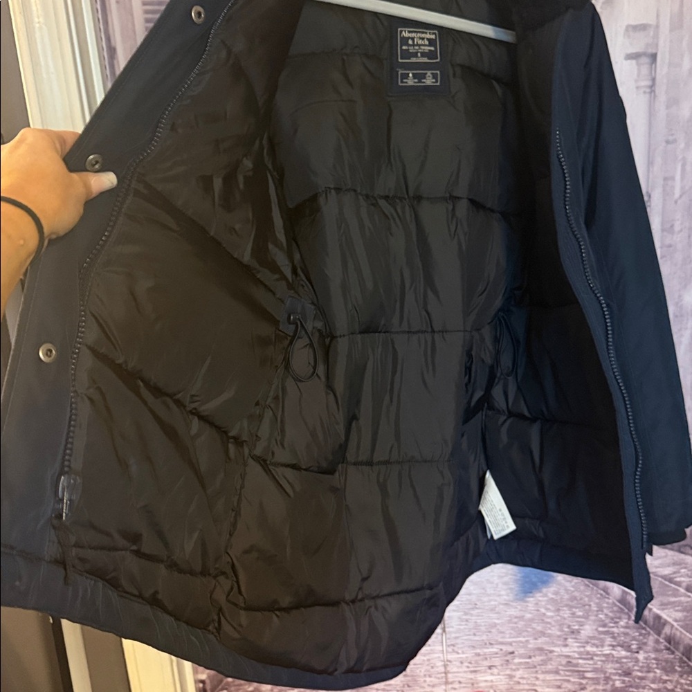Abercrombie and Finch size, small blue hooded jacket - Picture 6 of 6
